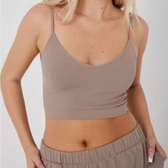 Brown Sofi Seamless V-neck Cami Top size M from Garage - Picture 1 of 5